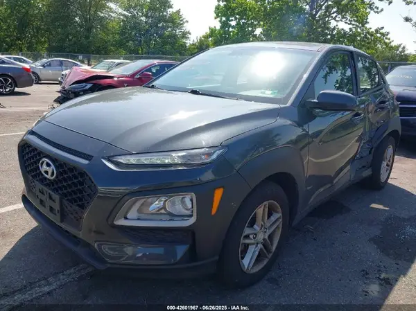 KM8K1CAA2JU135629 2018 HYUNDAI KONA - Image 2