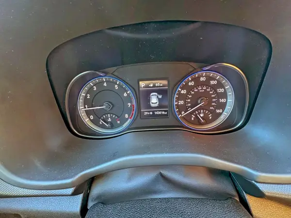 KM8K1CAA3JU100646 2018 HYUNDAI KONA - Image 8