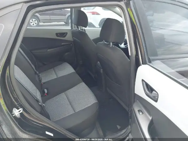 KM8K1CAA3MU607857 2021 HYUNDAI KONA - Image 8