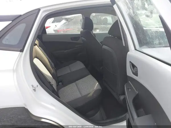KM8K1CAA3MU641944 2021 HYUNDAI KONA - Image 8