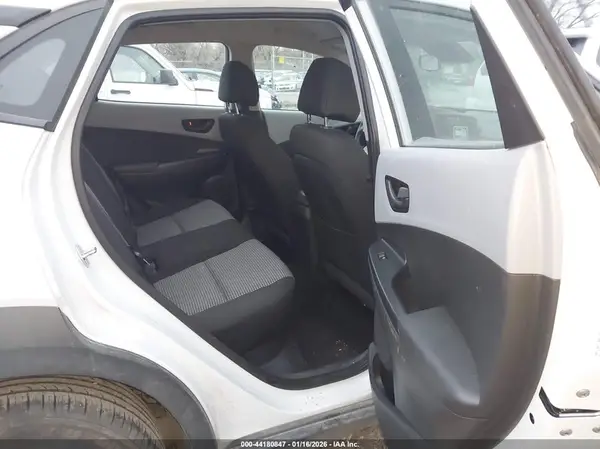 KM8K1CAA4KU301876 2019 HYUNDAI KONA - Image 8