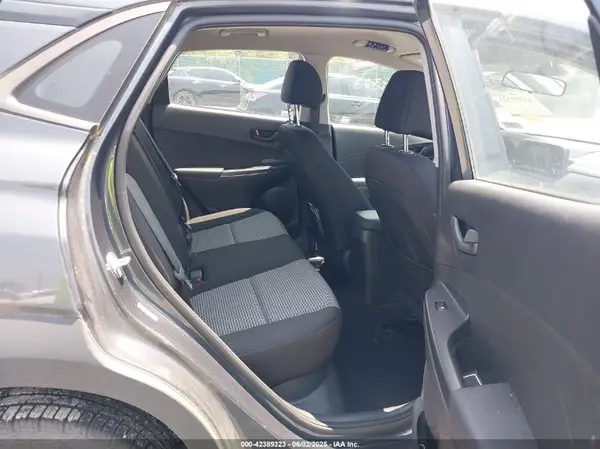 KM8K1CAA5JU152487 2018 HYUNDAI KONA - Image 8