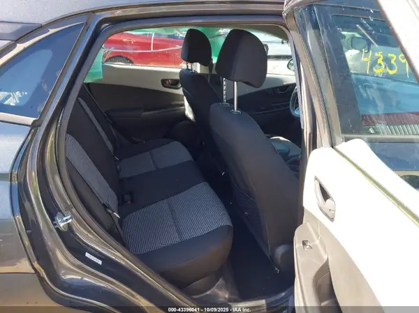 KM8K1CAA5MU660768 2021 HYUNDAI KONA - Image 8