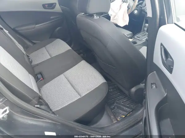 KM8K1CAA5MU740281 2021 HYUNDAI KONA - Image 8