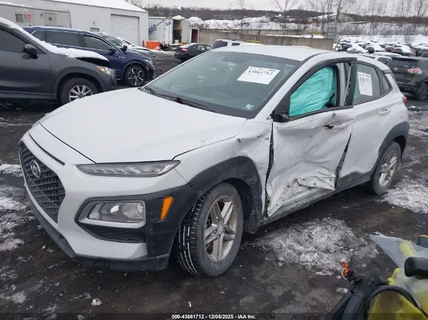 KM8K1CAA6JU108563 2018 HYUNDAI KONA - Image 2