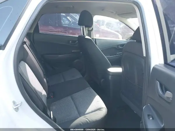 KM8K1CAA6JU179312 2018 HYUNDAI KONA - Image 8