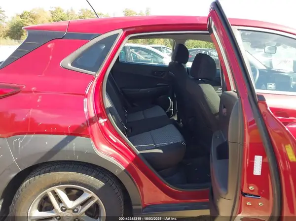 KM8K1CAA7JU095919 2018 HYUNDAI KONA - Image 8