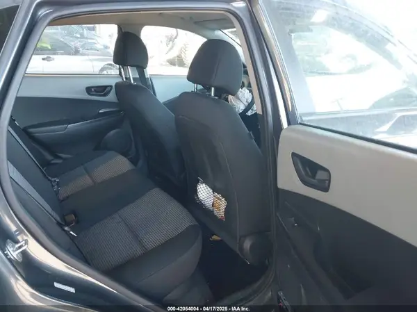 KM8K1CAA7JU148991 2018 HYUNDAI KONA - Image 8