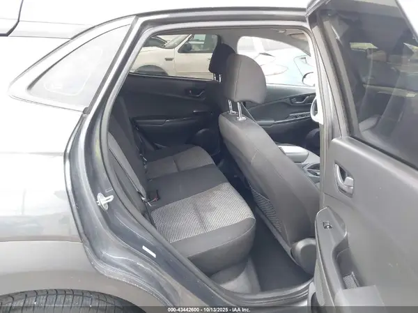 KM8K1CAA7KU294602 2019 HYUNDAI KONA - Image 8