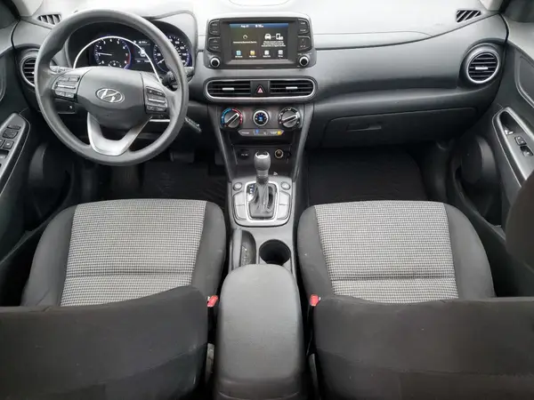 KM8K1CAA8JU075906 2018 HYUNDAI KONA - Image 8