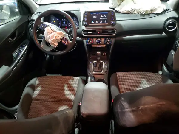 KM8K1CAA8JU102408 2018 HYUNDAI KONA - Image 8