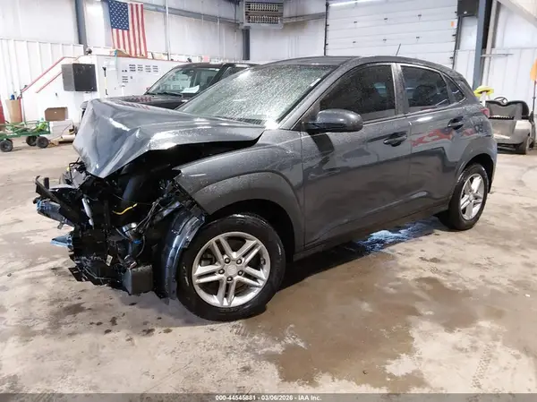 KM8K1CAA8JU106748 2018 HYUNDAI KONA - Image 2