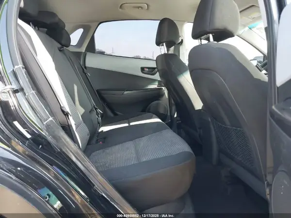 KM8K1CAA8JU113411 2018 HYUNDAI KONA - Image 8