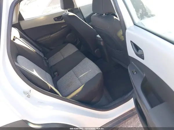 KM8K1CAA8MU691335 2021 HYUNDAI KONA - Image 8