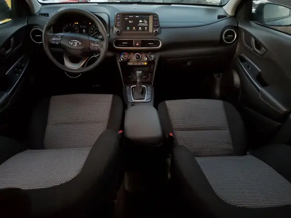 KM8K1CAA9JU155084 2018 HYUNDAI KONA - Image 8