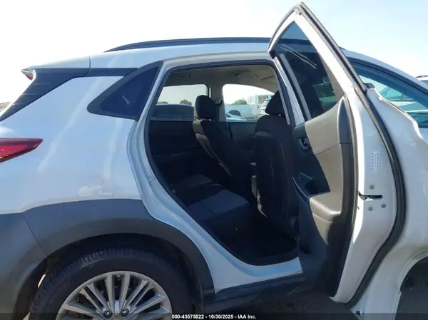 KM8K22AA0JU071906 2018 HYUNDAI KONA - Image 8