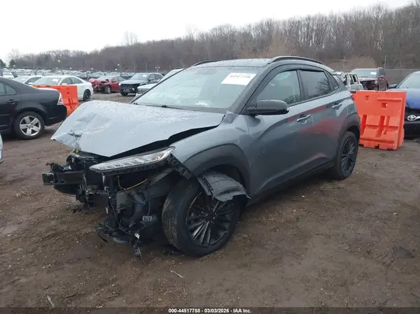 KM8K22AA0JU115712 2018 HYUNDAI KONA - Image 2