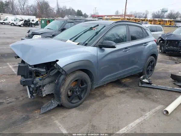 KM8K22AA0JU118738 2018 HYUNDAI KONA - Image 2