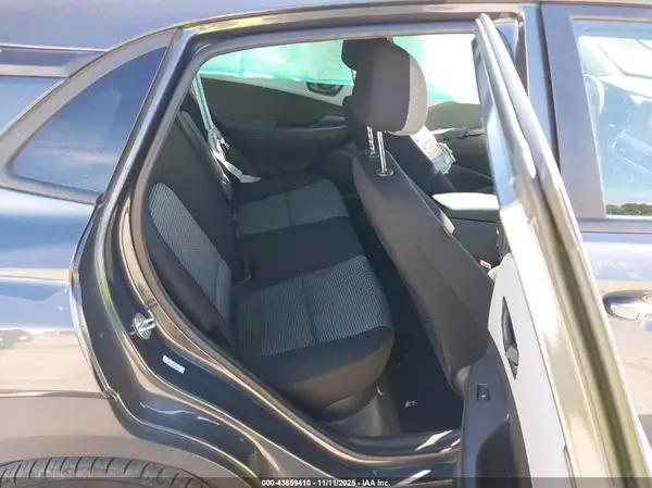 KM8K22AA0MU738977 2021 HYUNDAI KONA - Image 8