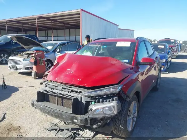 KM8K22AA2JU091705 2018 HYUNDAI KONA - Image 2