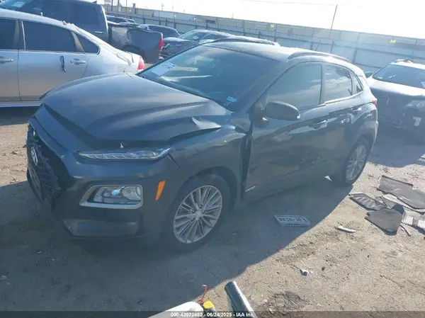 KM8K22AA2JU103240 2018 HYUNDAI KONA - Image 2