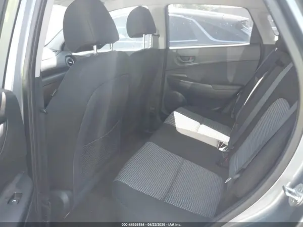 KM8K22AA3JU145173 2018 HYUNDAI KONA - Image 8