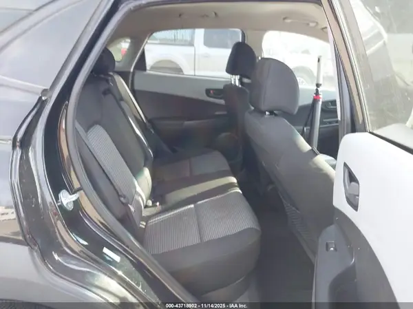 KM8K22AA4JU102574 2018 HYUNDAI KONA - Image 8