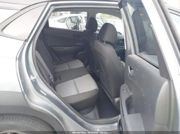 KM8K22AA4LU588886 2020 HYUNDAI KONA - Image 8