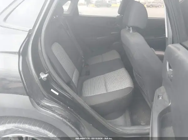 KM8K22AA4MU646982 2021 HYUNDAI KONA - Image 8