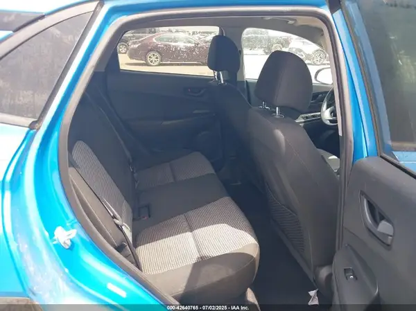 KM8K22AA5MU636655 2021 HYUNDAI KONA - Image 8
