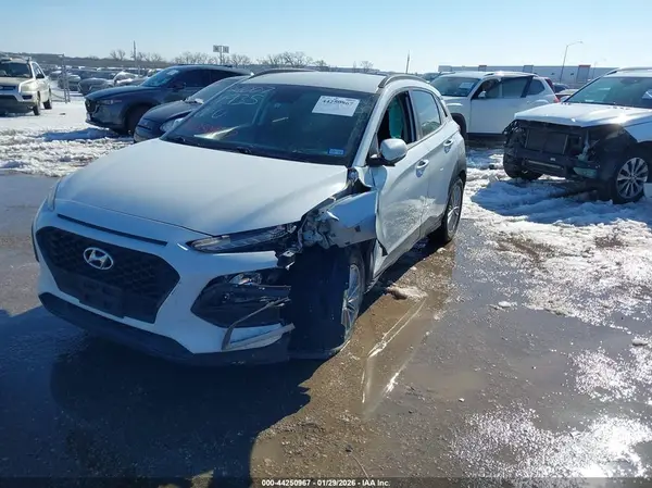 KM8K22AA6KU353646 2019 HYUNDAI KONA - Image 2