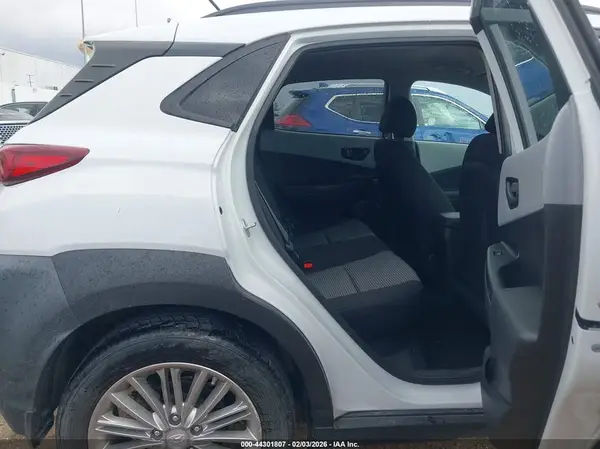 KM8K22AA7JU102858 2018 HYUNDAI KONA - Image 8