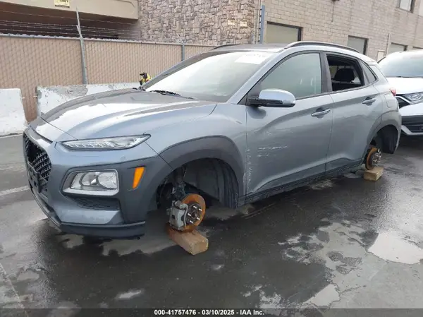 KM8K22AA7JU133589 2018 HYUNDAI KONA - Image 2