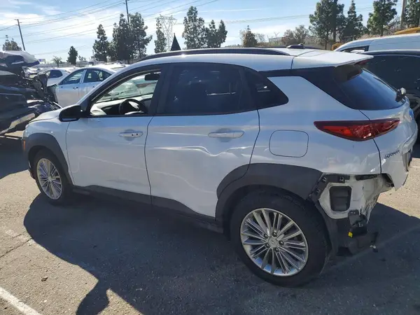 KM8K22AA8JU074214 2018 HYUNDAI KONA - Image 2