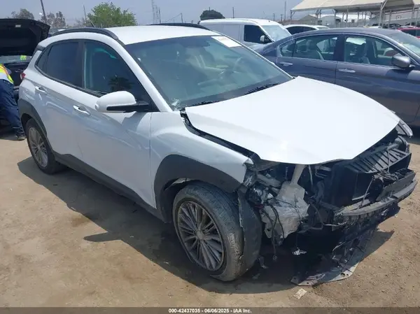 KM8K22AA8JU164916 2018 HYUNDAI KONA - Image 1