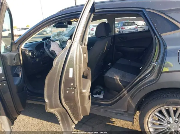 KM8K22AA8MU709713 2021 HYUNDAI KONA - Image 8