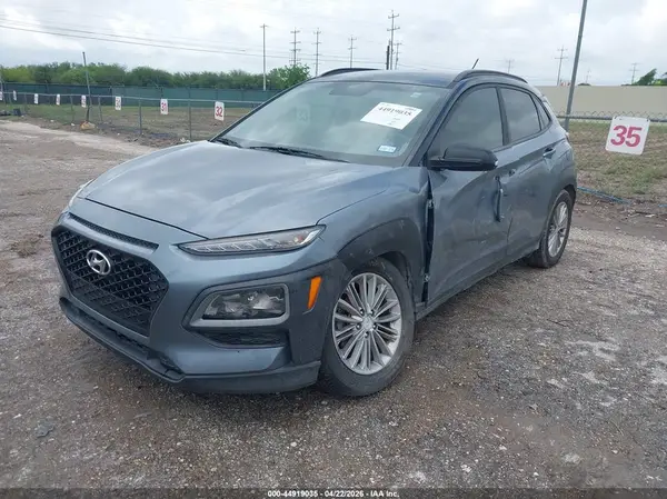KM8K22AA9JU135683 2018 HYUNDAI KONA - Image 2
