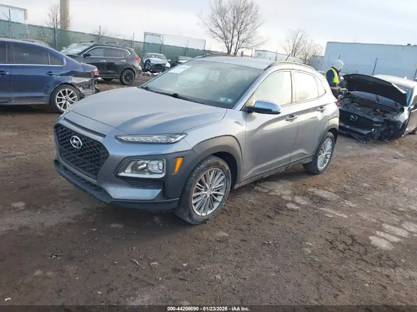 KM8K22AA9JU146019 2018 HYUNDAI KONA - Image 2