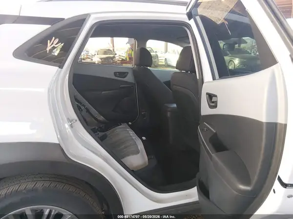 KM8K22AAXJU071704 2018 HYUNDAI KONA - Image 8