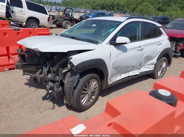 KM8K22AAXJU145333 2018 HYUNDAI KONA - Image 2