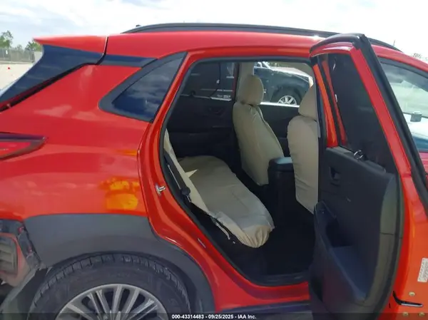 KM8K22AAXKU274772 2019 HYUNDAI KONA - Image 8