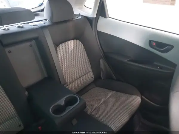 KM8K22AAXMU60034 2021 HYUNDAI KONA - Image 8