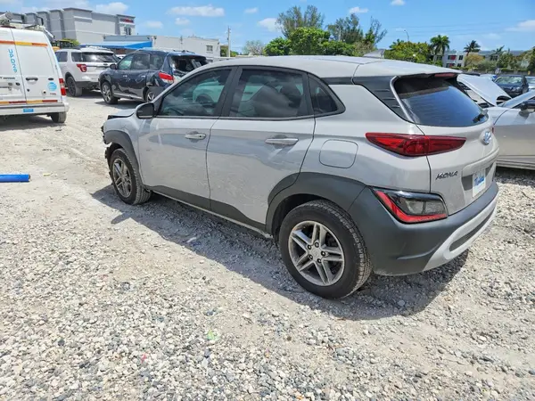 KM8K22AB0NU853203 2022 HYUNDAI KONA - Image 2