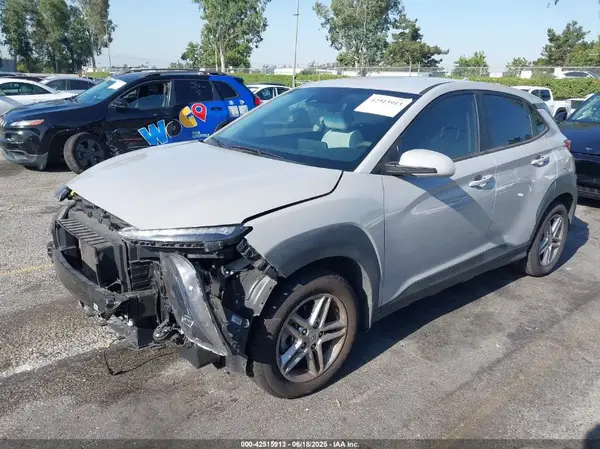 KM8K22AB6NU866781 2022 HYUNDAI KONA - Image 2