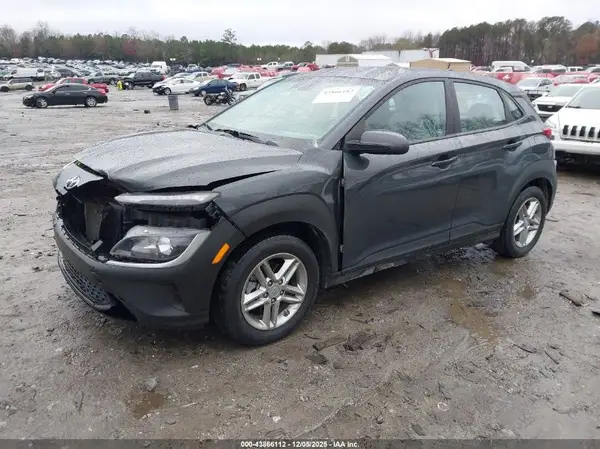 KM8K22AB8NU768089 2022 HYUNDAI KONA - Image 2
