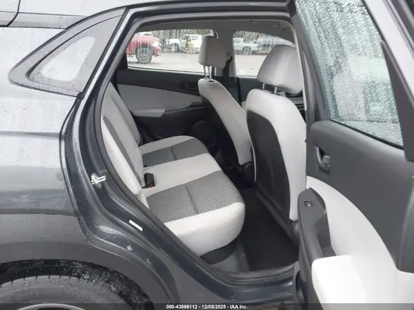 KM8K22AB8NU768089 2022 HYUNDAI KONA - Image 8