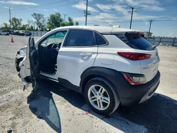 KM8K22AB8NU789573 2022 HYUNDAI KONA - Image 2