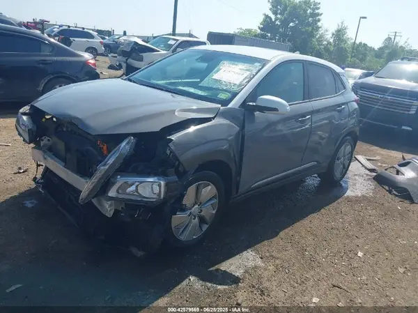 KM8K23AG1MU110954 2021 HYUNDAI KONA - Image 2