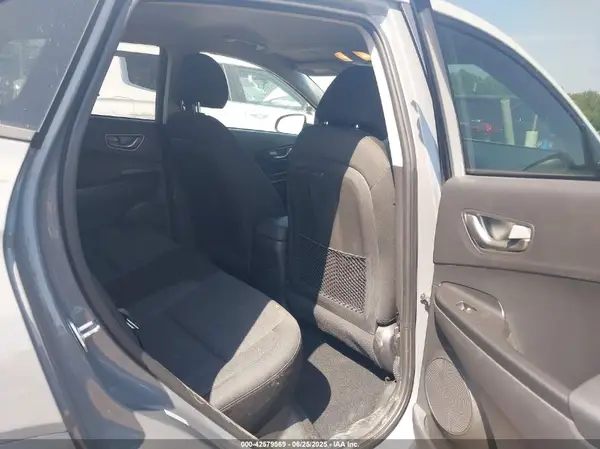 KM8K23AG1MU110954 2021 HYUNDAI KONA - Image 8