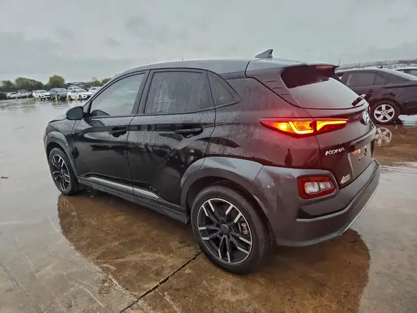 KM8K23AG3MU133040 2021 HYUNDAI KONA - Image 2